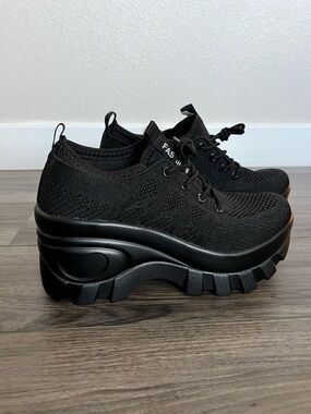 NWT Fashion Women’s Platform Athletic Sneaker | Size 37